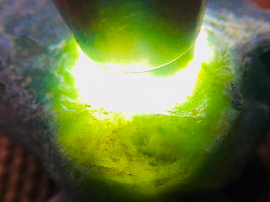 翡翠原石 NO.B127 實拍圖 03