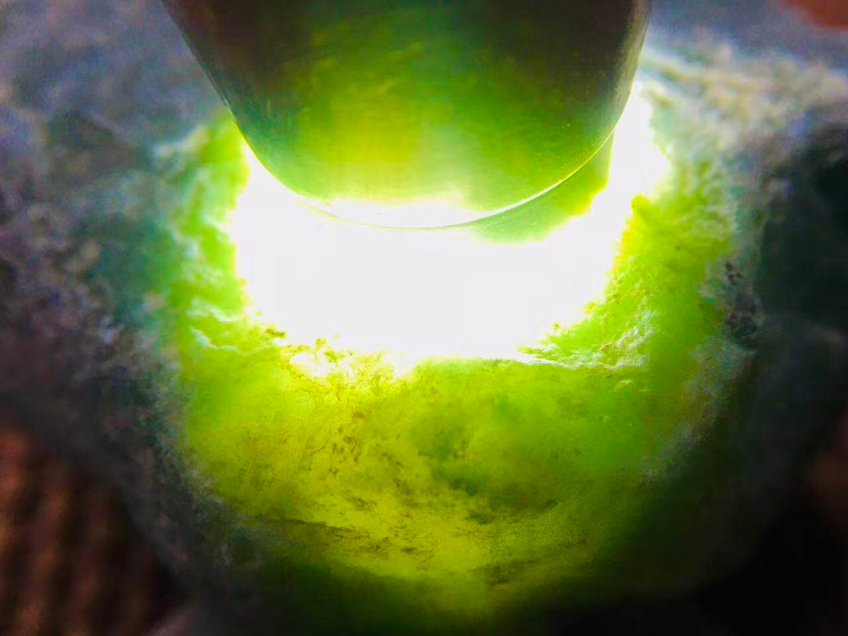 翡翠原石 NO.B127 實拍圖 03