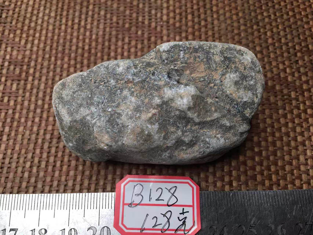 翡翠原石 NO.B128 實拍圖 02