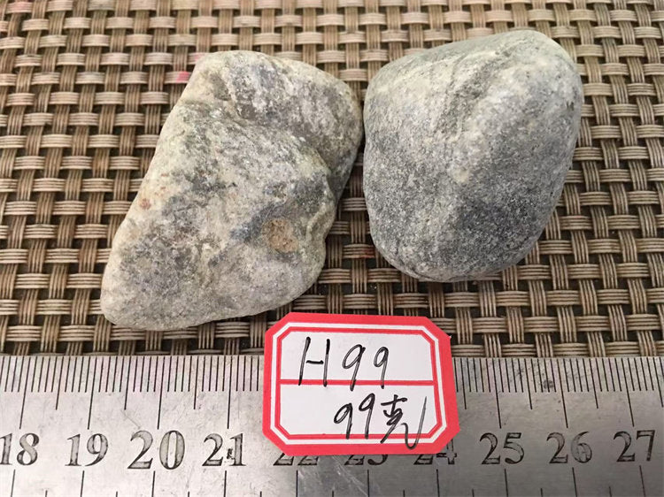 翡翠原石 NO.H99 實拍圖 01