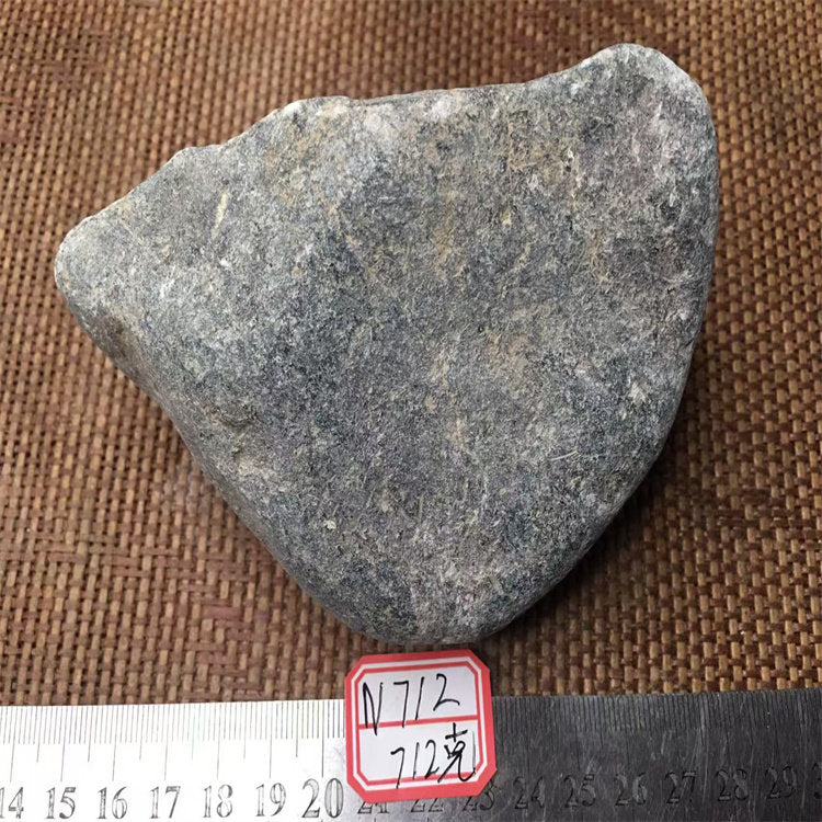 翡翠原石 NO.N712 實拍圖 02
