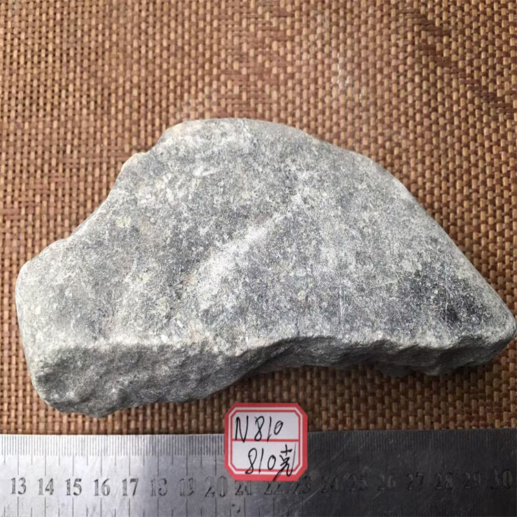 翡翠原石 NO.N816 實拍圖 01